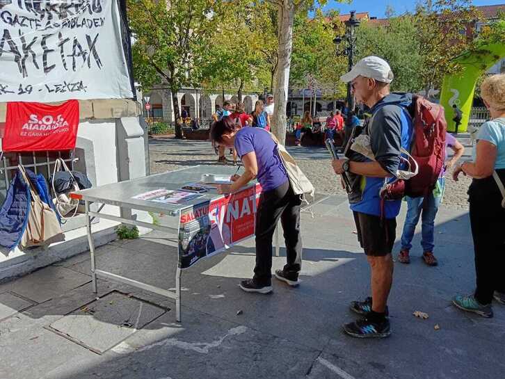 Sinadura bilketa urrian abiatu zuen Aiaraldeko Greba Batzordeak.