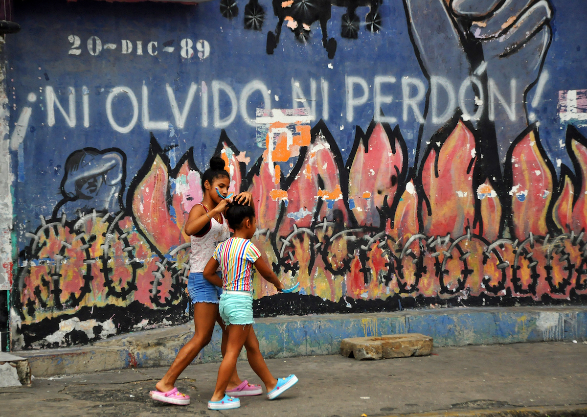 Pintada en memoria de la invasión estadounidense, fotografiada 30 años después, en 2019. (Adriano DUFF | AFP)