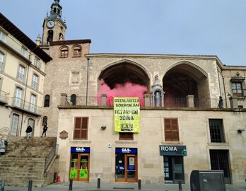 La reivindicación de LAB, en la Plaza de la Virgen Blanca.