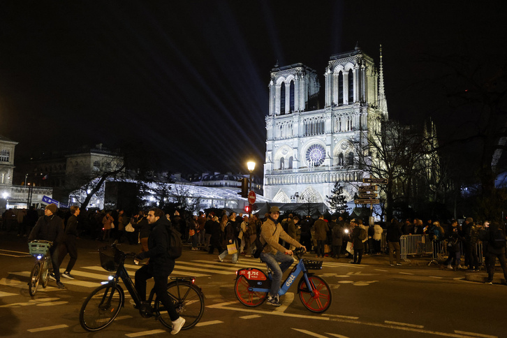 Notre Dame reabrirá al público este domingo, 8 de diciembre.