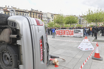 Protesta en Iruñea reclamando prevención frente a los accidentes laborales.