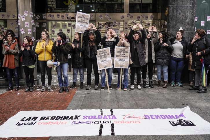 Imagen de archivo de una protesta contra la brecha salarial.