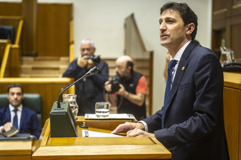 El consejero de Hacienda, Noël d’Anjou, durante su intervención en el Parlamento.