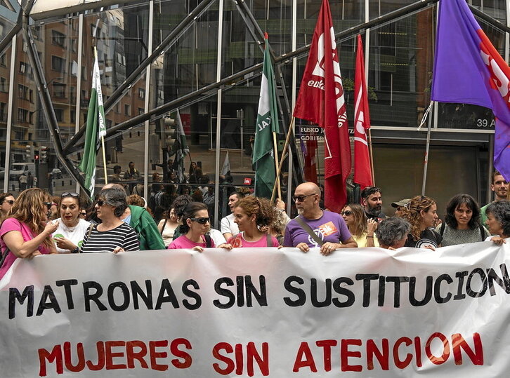 Emaginek joan den ekainean Bilbon egindako protesta, langile falta salatuz.