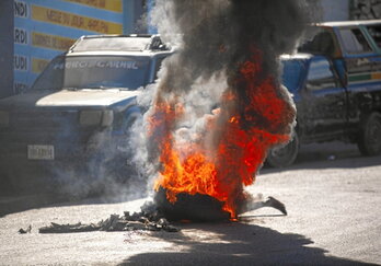 Un hombre quemado vivo en una vendetta.