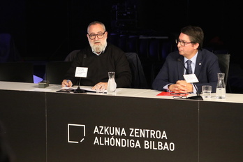 A la izquierda, Fernando Pérez, ya exdirector del Centro Alhóndiga.