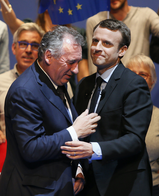 Bayrou y Macron, en un mitin en Pau en 2022.