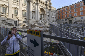 La Fontana de Trevi está en obras.