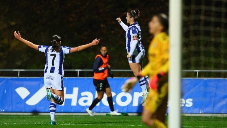 Amaiur y Eizagirre celebran la sentencia, que llegaba desde el punto de penalti.