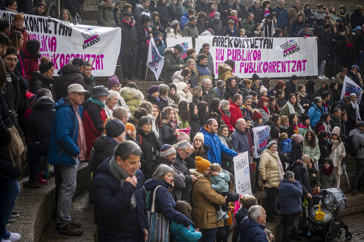 Euskal Eskola Publikoaz Harro plataformaren elkarretaratzea, igande honetan, Gasteizen.