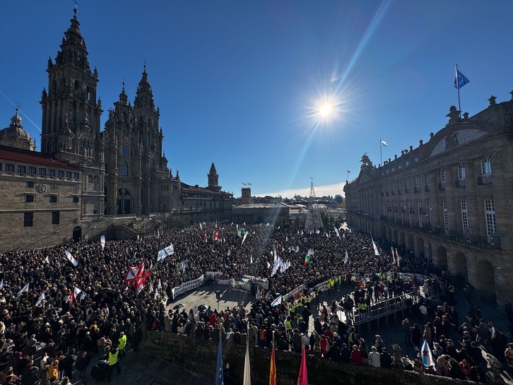 La manifestación ha finalizado en la plaza del Obradoiro ante la sede de la Xunta.