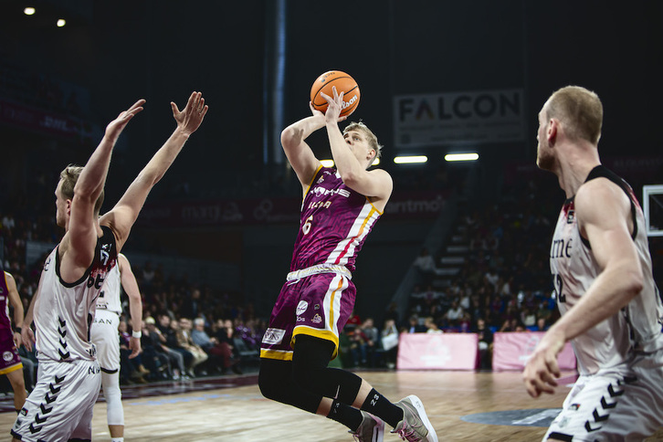 Keye Van der Vuurst ha vuelto loca a la defensa de Surne Bilbao Basket.