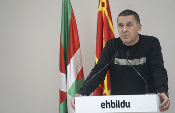 Arnaldo Otegi, gaur Iruñean egin duen agerraldian.