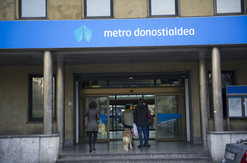 Entrada a la estación de Easo, donde tras el soterramiento se liberará espacio para construir VPO.