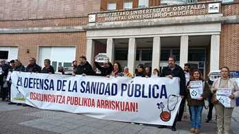 Movilización ante el Hospital de Cruces.