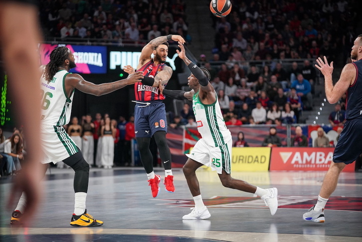 Kendrick Nunn anotó 25 puntos en Gastyeiz, pero el partido se lo llevó el Baskonia.