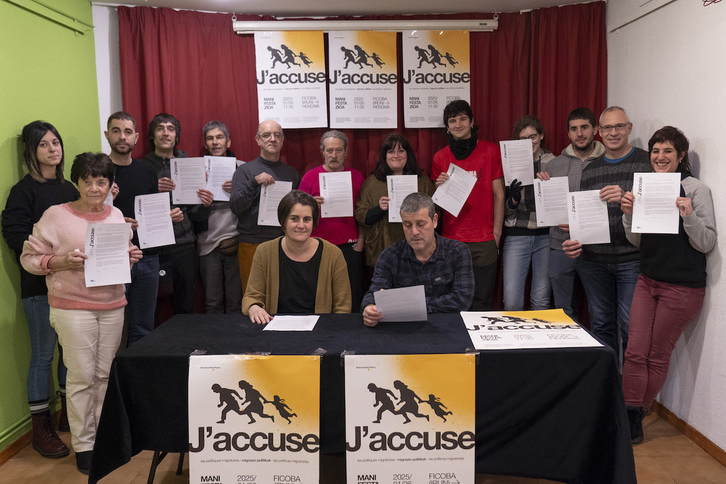 Comparecencia de diversos colectivos en Iruñea para presentar la campaña ‘J’accuse’.