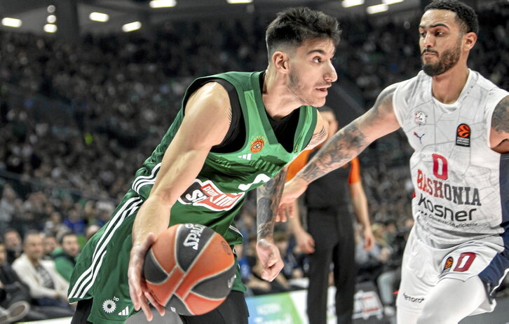 Kalaitzakis penetra ante un Markus Howard otra vez desaparecido.