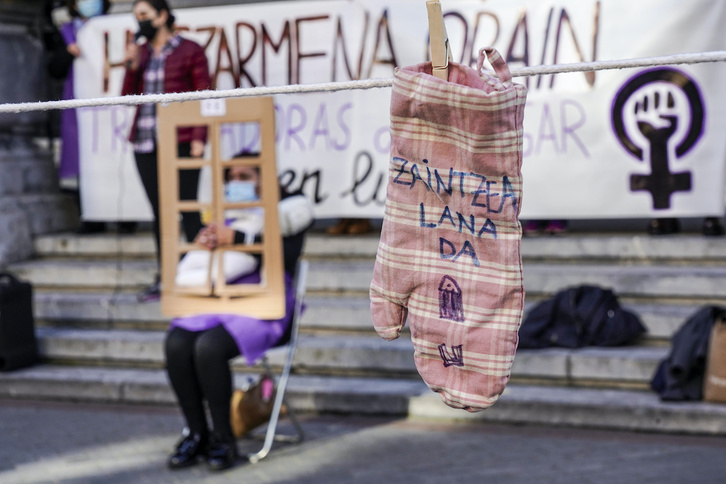 Concentración de trabajadoras del hogar denunciando la precariedad que sufren.