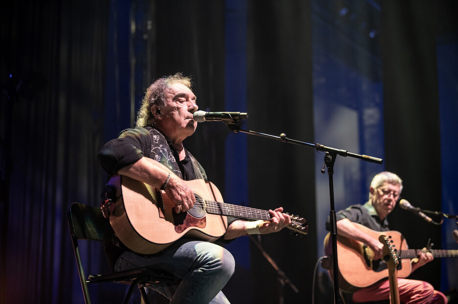 Le mythique duo d’Errobi a rebranché ses guitares à Bayonne pour un concert 50 ans plus tard.