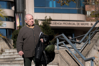 El exvicepresidente del Gobierno Aznar Rodrigo Rato sale de la Audiencia de Madrid tras recoger la sentencia.