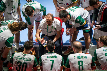 Quique Domínguez, dando instrucciones en un partido anterior.