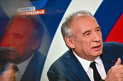 El nuevo primer ministro frrancés, François Bayrou, en una entrevista en televisión.