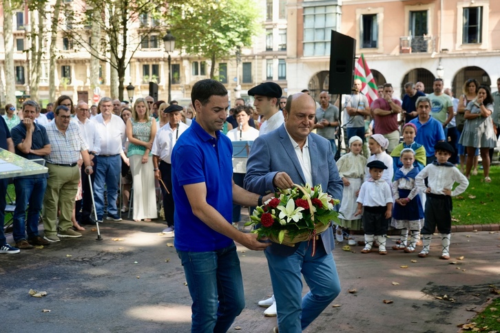 Andoni Ortuzar e Imanol Pradales, en el aniversario de la creación del PNV.