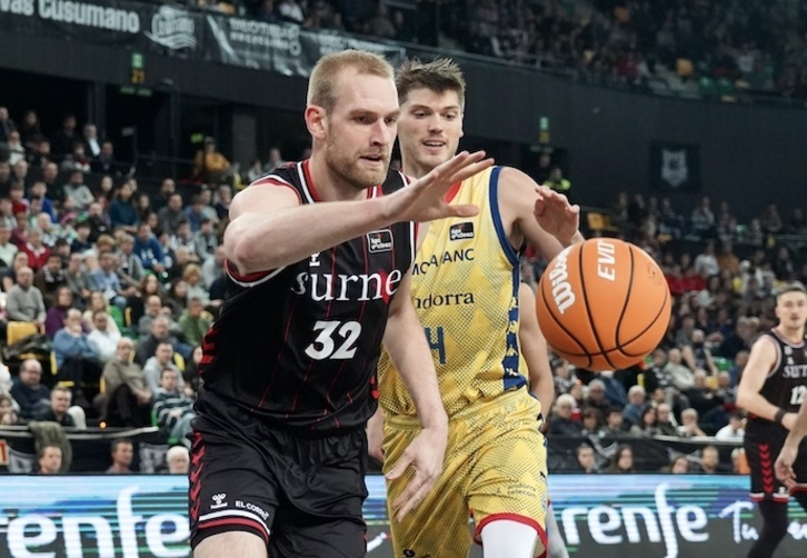 Hlinason confía en que en Tenerife Bilbao Basket pueda alargar su racha de victorias.