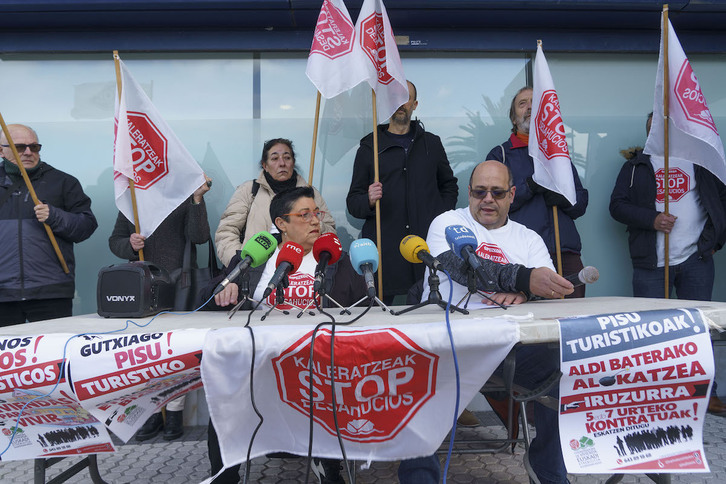 Comparecencia de STOP Desahucios en Donostia.