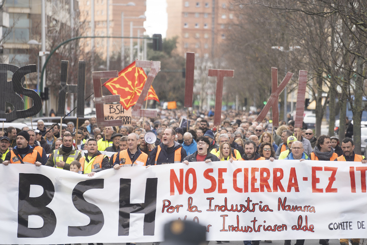 Movilización contra el cierre de BSH de Ezkirotz el 21 de diciembre en Iruñea.