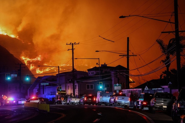 Incendio en la rica ciudad de Pacific Palisades, en Los Ángeles.