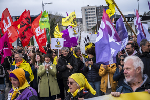 Manifestazio batek Irun eta Hendaia lotu ditu «migrazio politika ankerren» aurka