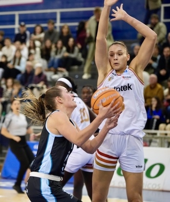 Solo IDK Euskotren ha podido sumar en positivo este fin de semana en la Liga Femenina Endesa.