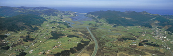 Panorámica de la desembocadura del río Oka, en la Reserva de la Biosfera de Urdaibai.