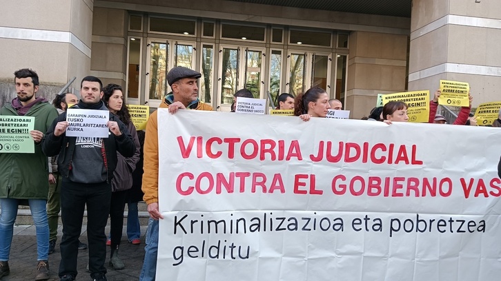 Concentración de Argilan-ESK, Berri-Otxoak y el Sindicato Socialista de Vivienda de Euskal Herria.