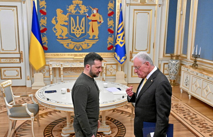 El presidente ucraniano y el enviado de Donald Trump para Ucrania, general Keith Kellogg, ayer en Kiev.
