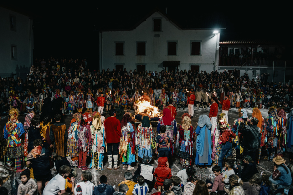 Uztaritzen jendetza bildu da astearte honetan. Uztaritzen jendetza bildu da astearte honetan.