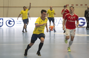 Tao Gey-Emparan, en el duelo de Artaleku ante el Benfica.