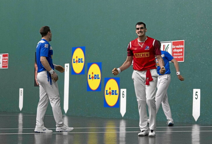 Joseba Ezkurdia, tanto bat ospatzen, Artolaren frustrazioaren aurrean.