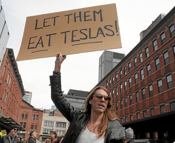 Teslaren aurkako protesta, New Yorken.