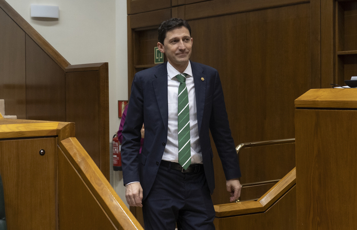 Noël D'Anjou en el Parlamento de Gasteiz.