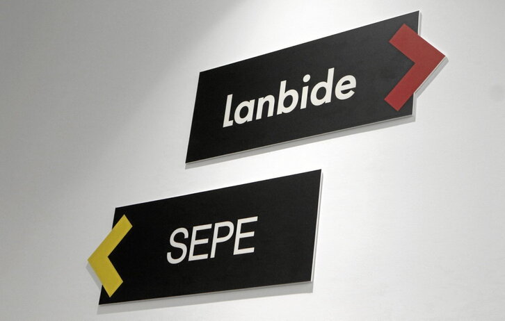 Paneles informativos de las oficinas de empleo.