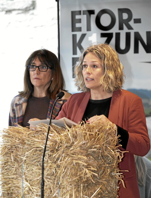 Presentación de la estrategia de Lakua y las diputaciones.