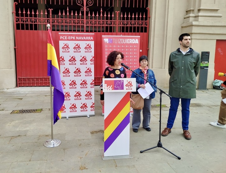 Un momento del acto en recuerdo de la II República española celebrado en Iruñea.