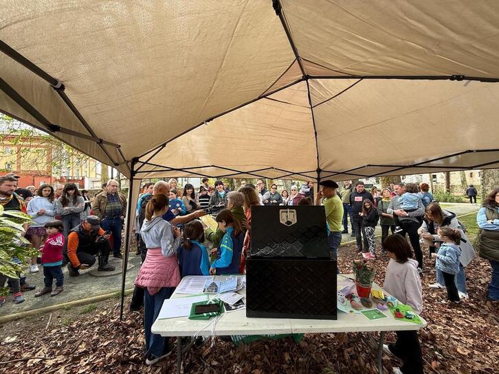 ‘Memoriaren kutxa’ izeneko ekimena egin dute larunbat honetan Zuian.