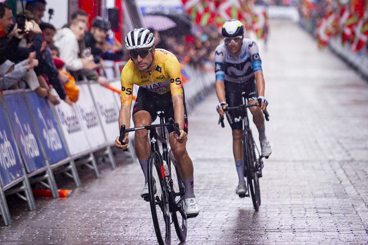 Almedia se ha impuesto con facilidad a Mas en la meta de Eibar, tras no haber acuerdo entre ellos.