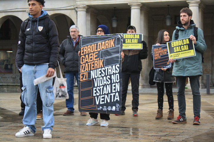 Ekainaren 5ean ‘Udalak eskubiderik gabe uzten gaitu. Padrón y derechos para todas’ lelopean mobilizazioa eginen dute Gasteizen.