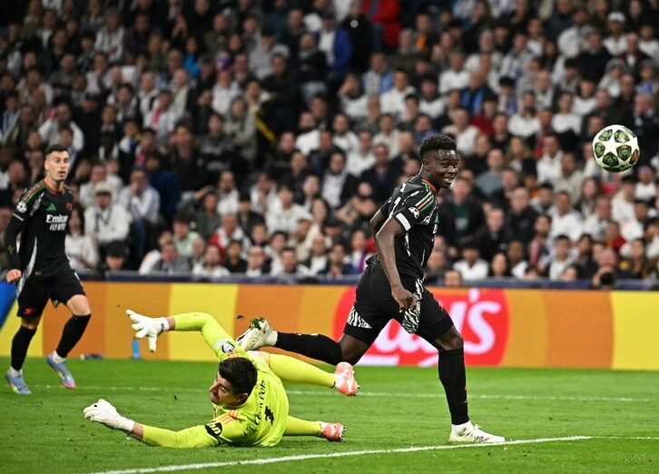 Saka se ha podido resarcir en esta jugada tras el penalti errado en la primera parte.