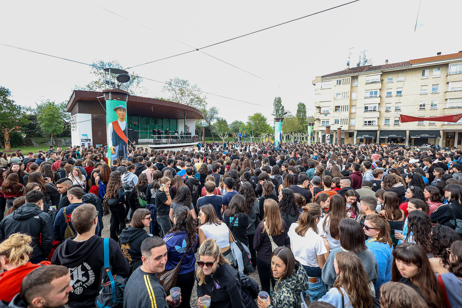 Berriozarko Eguzki Plazan izan da harrera ekitaldia. Berriozarko Eguzki Plazan izan da harrera ekitaldia.